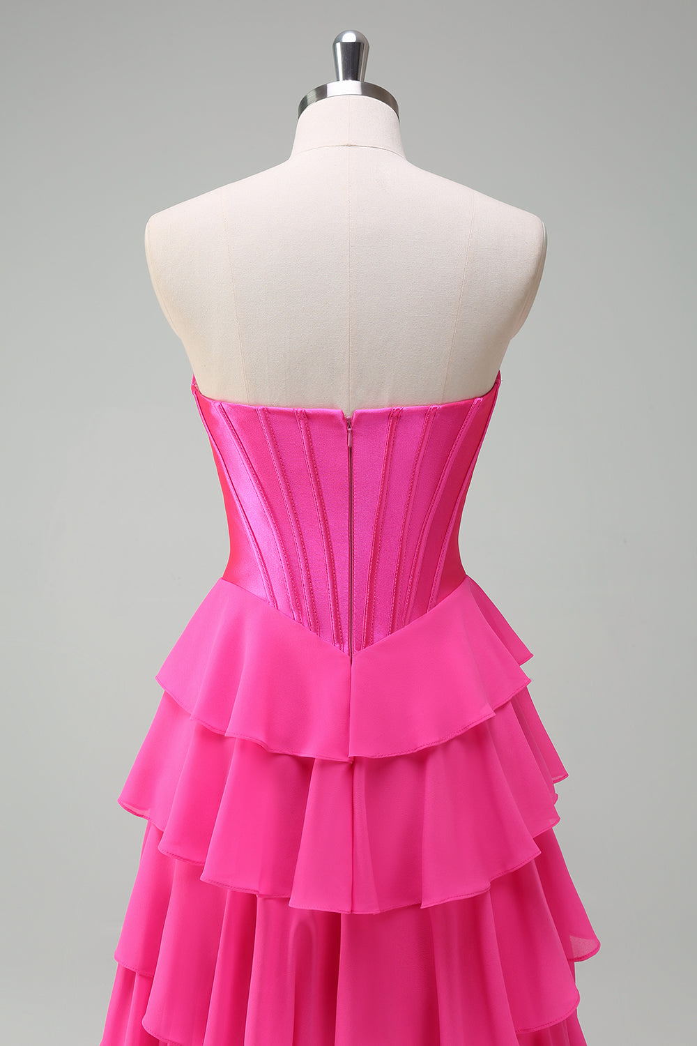 Fucsia A Line senza spalline corsetto Tiered Abito da cerimonia con volant