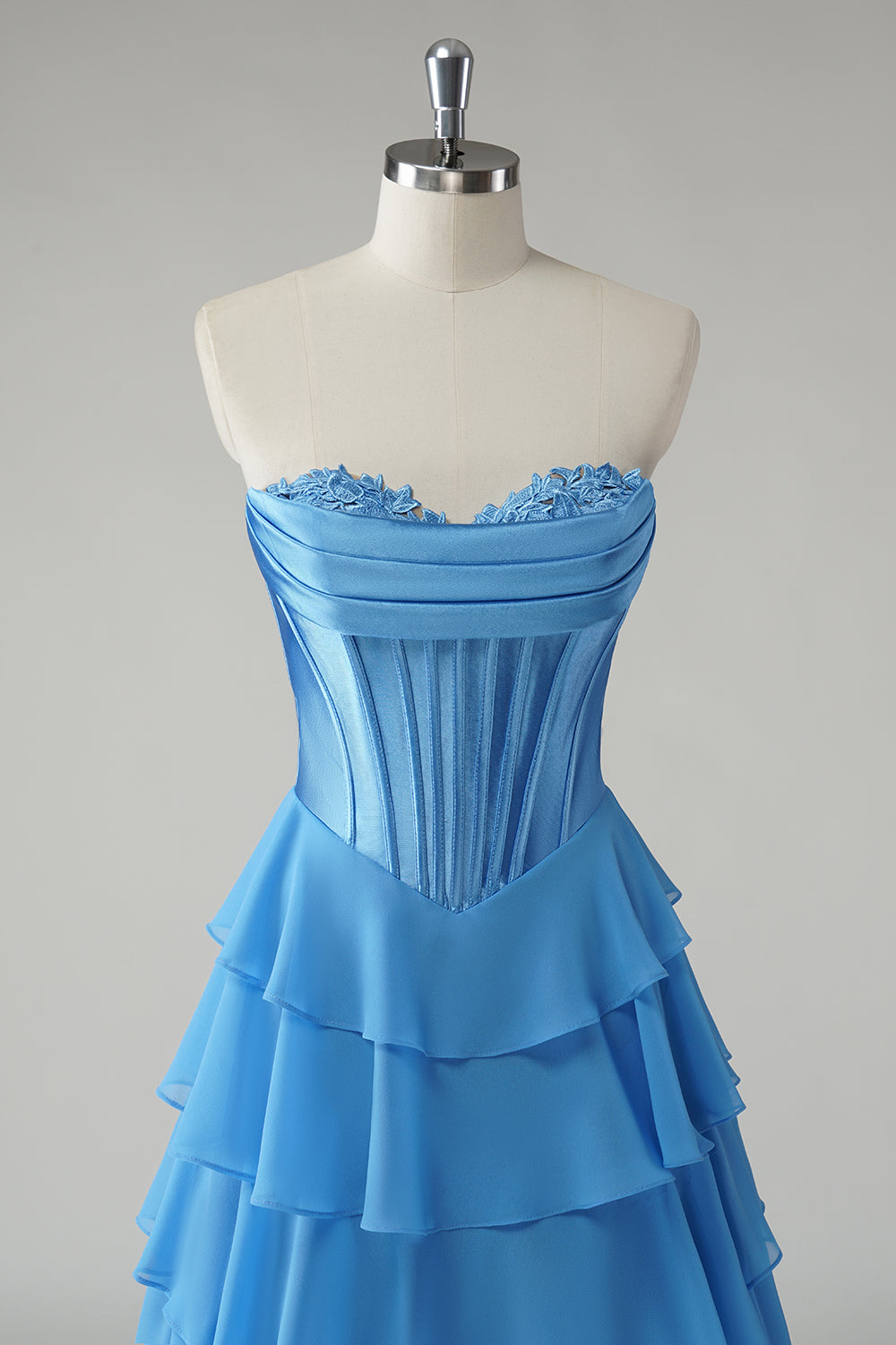 Fucsia A Line senza spalline corsetto Tiered Abito da cerimonia con volant