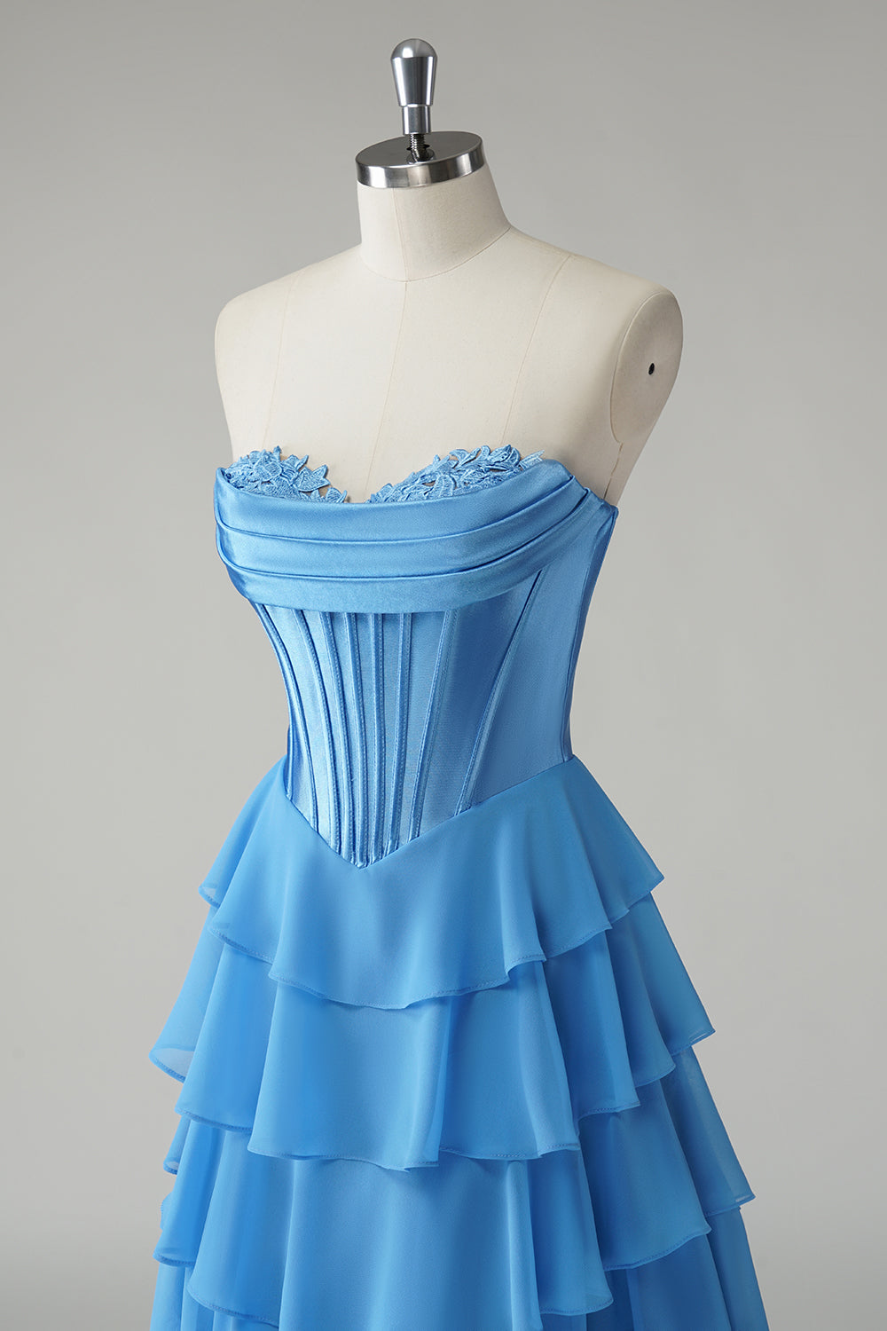 Fucsia A Line senza spalline corsetto Tiered Abito da cerimonia con volant