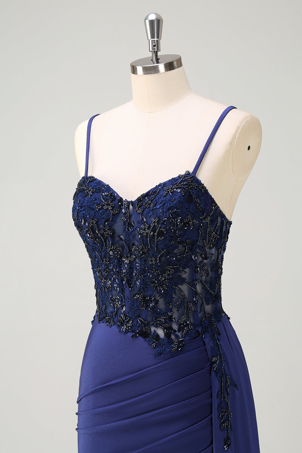 Navy Mermaid Spaghetti Straps Increspato Streamer Abito lungo da cerimonia con pizzo
