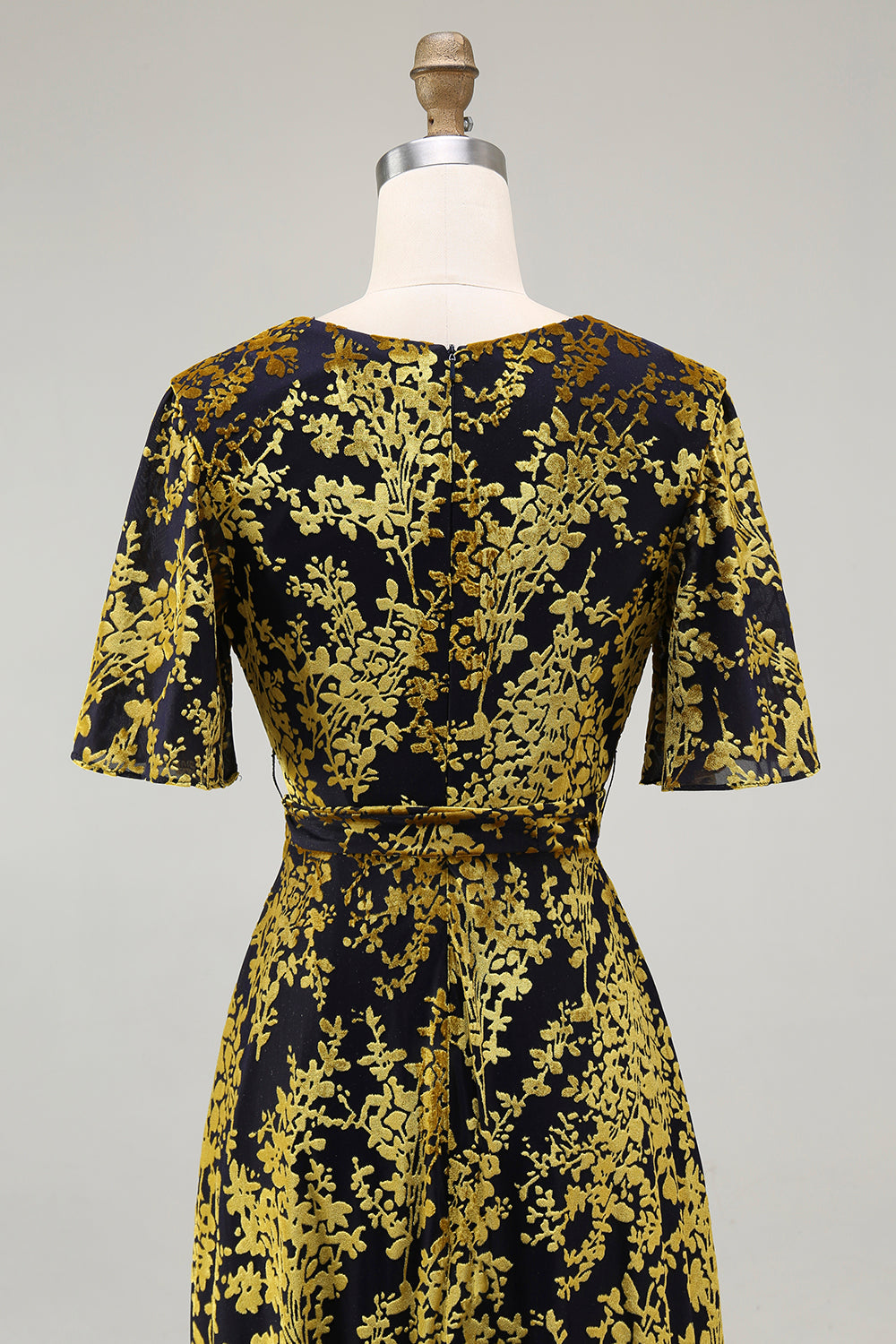 Abito lungo da ballo in velluto burnout verde scuro con maniche corte