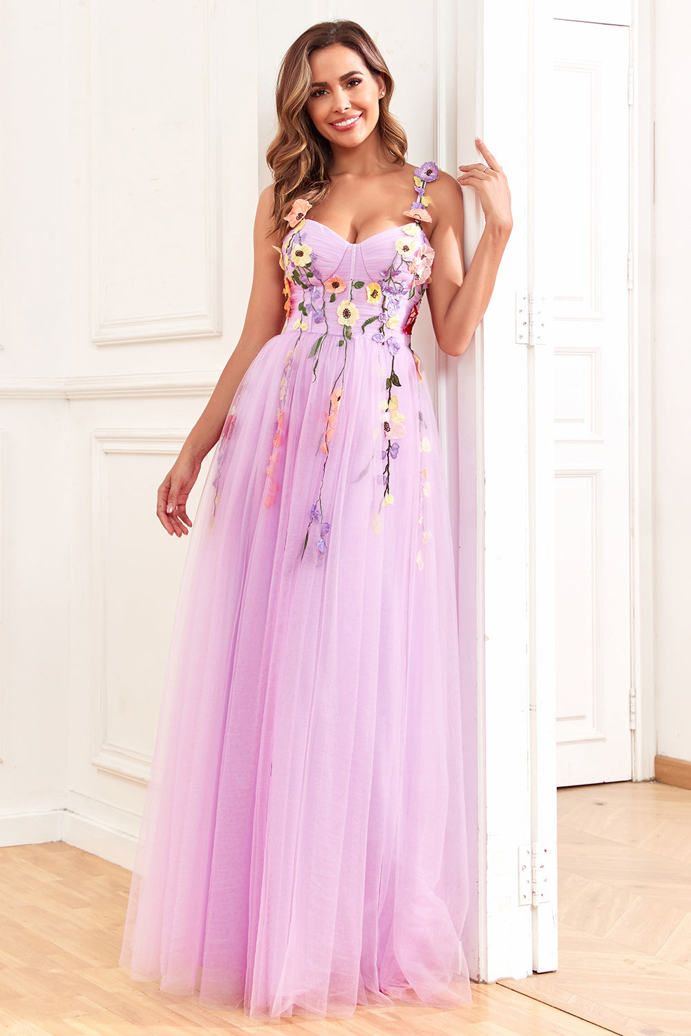 Abito da cerimonia lungo con spalline in tulle viola con fiori 3D