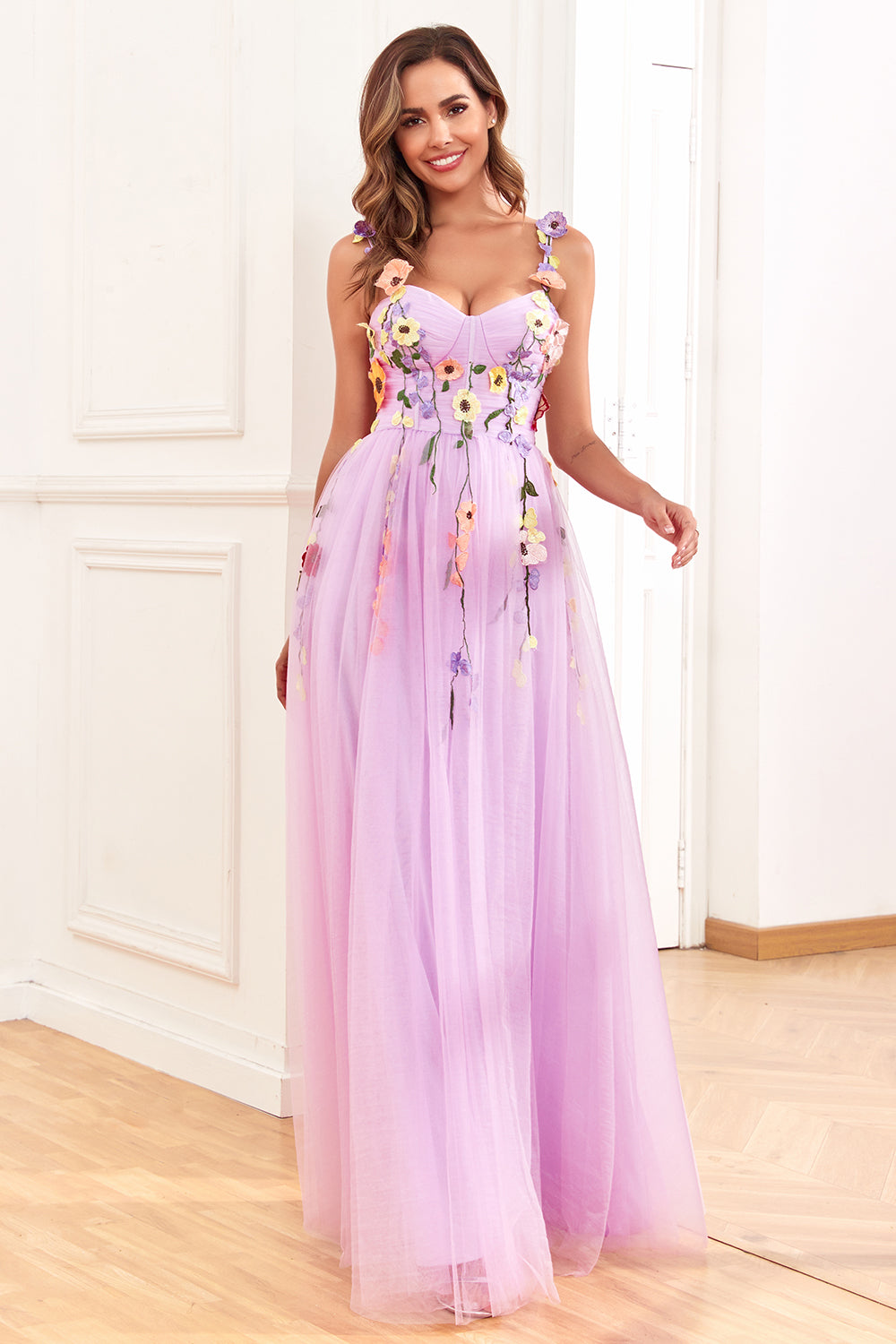Abito da cerimonia lungo con spalline in tulle viola con fiori 3D