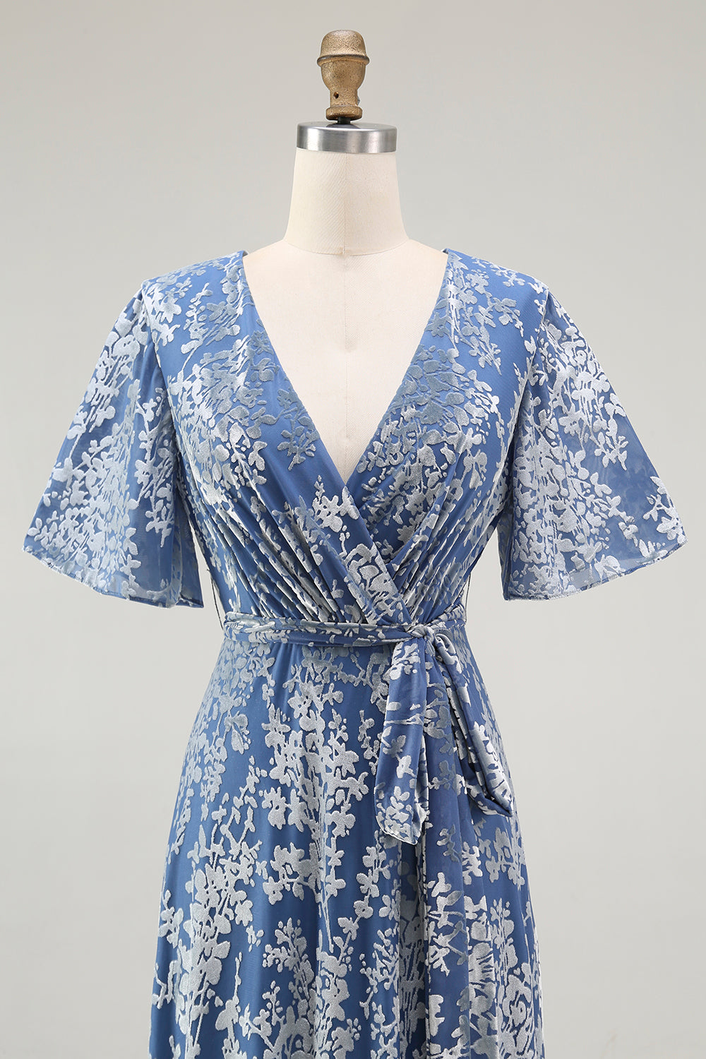 Abito lungo da ballo in velluto burnout verde scuro con maniche corte