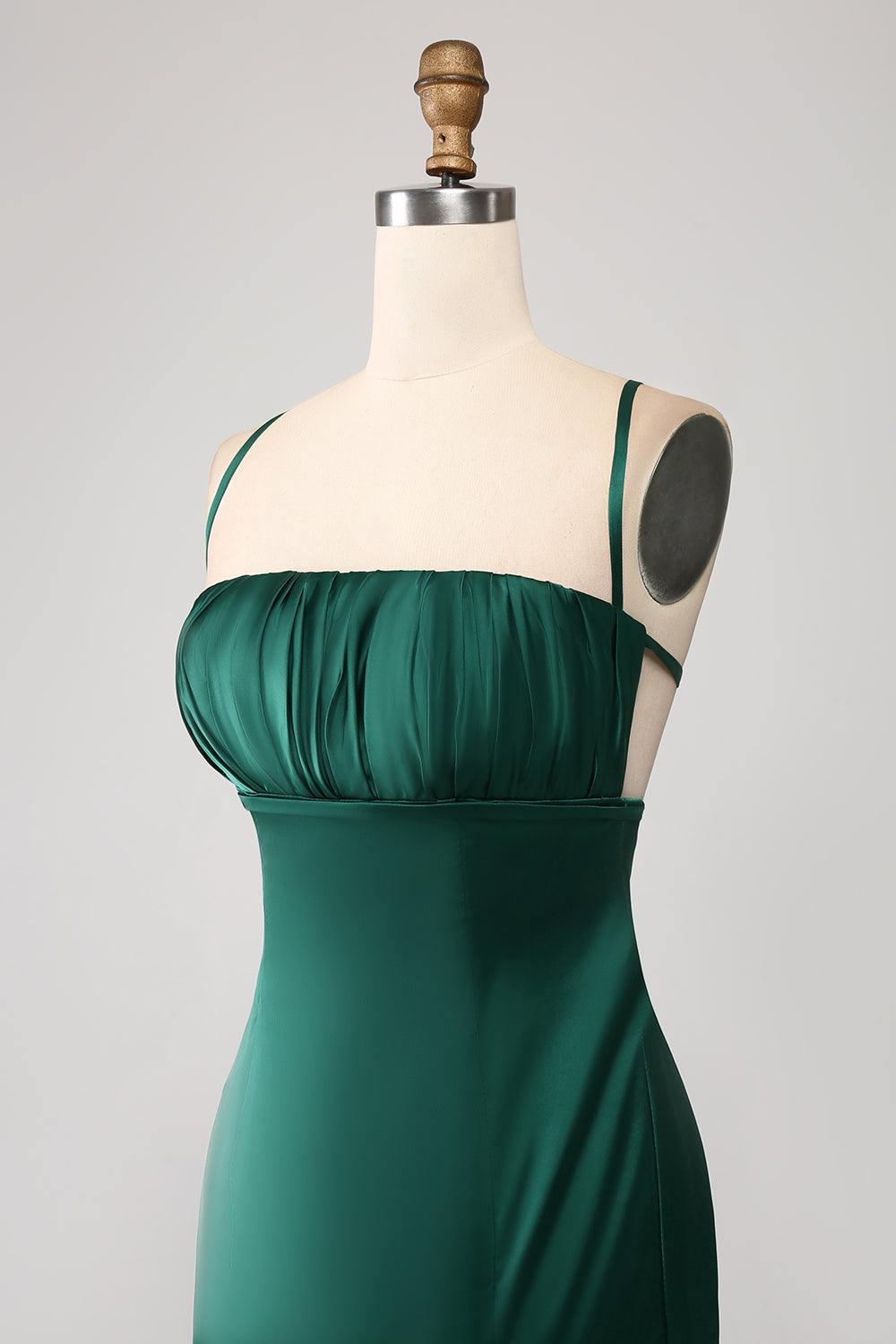 Verde scuro Sirena Spaghetti Straps Satin Prom Dress con pieghe