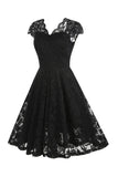 Abito anni '50 stile Hepburn in pizzo nero con scollo a V