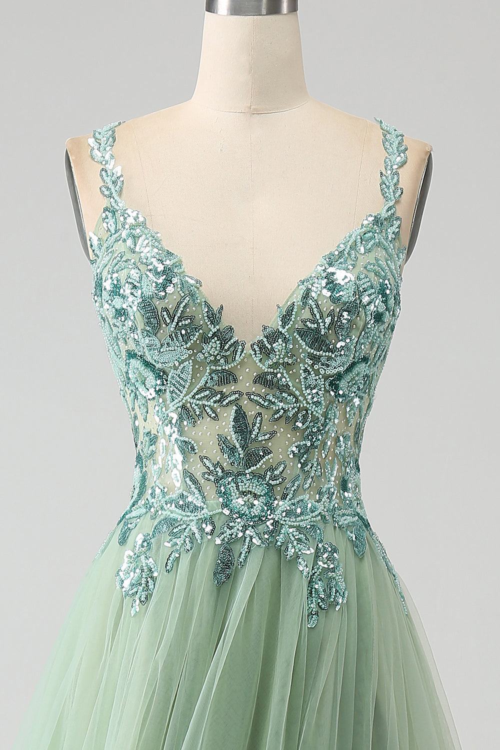 Splendido abito da ballo lungo verde chiaro con scollo a V a linea A con applicazioni