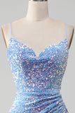 Abito da ballo azzurro con paillettes scintillanti con spacco