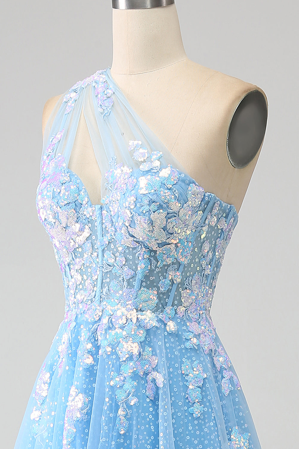 Splendida linea una spalla blu chiaro abito lungo in tulle prom con applicazioni