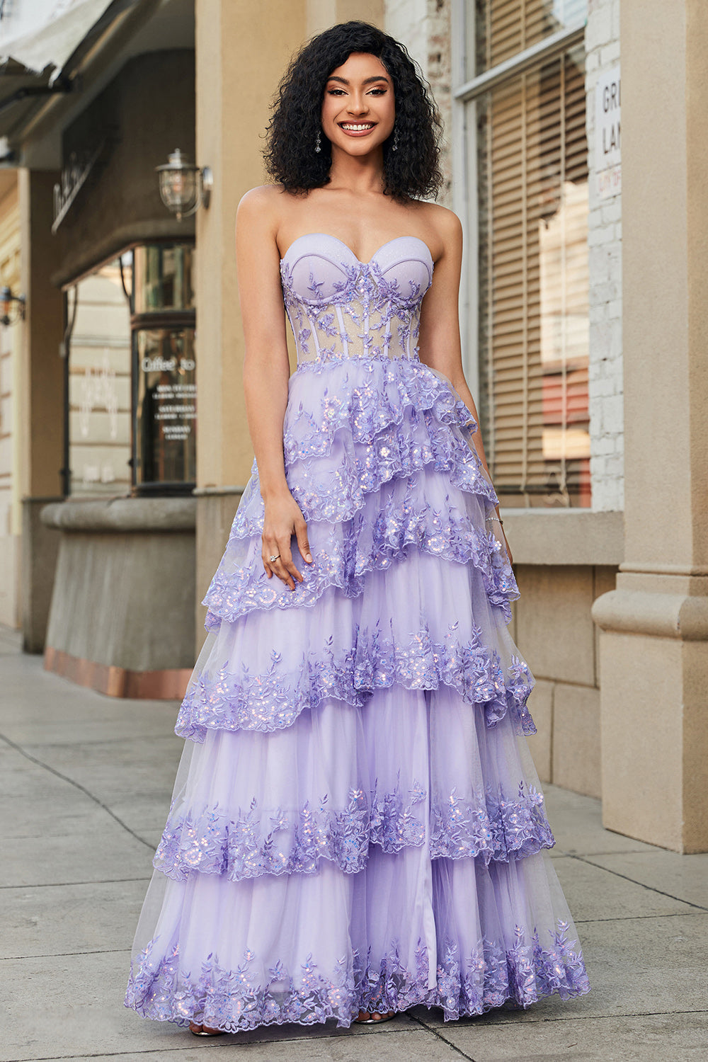 Princess A Line Sweetheart Lavanda Corsetto Prom Dress con pizzo a più livelli