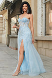 Affascinante A Line Sweetheart Abito da ballo corsetto blu con fessura di perline