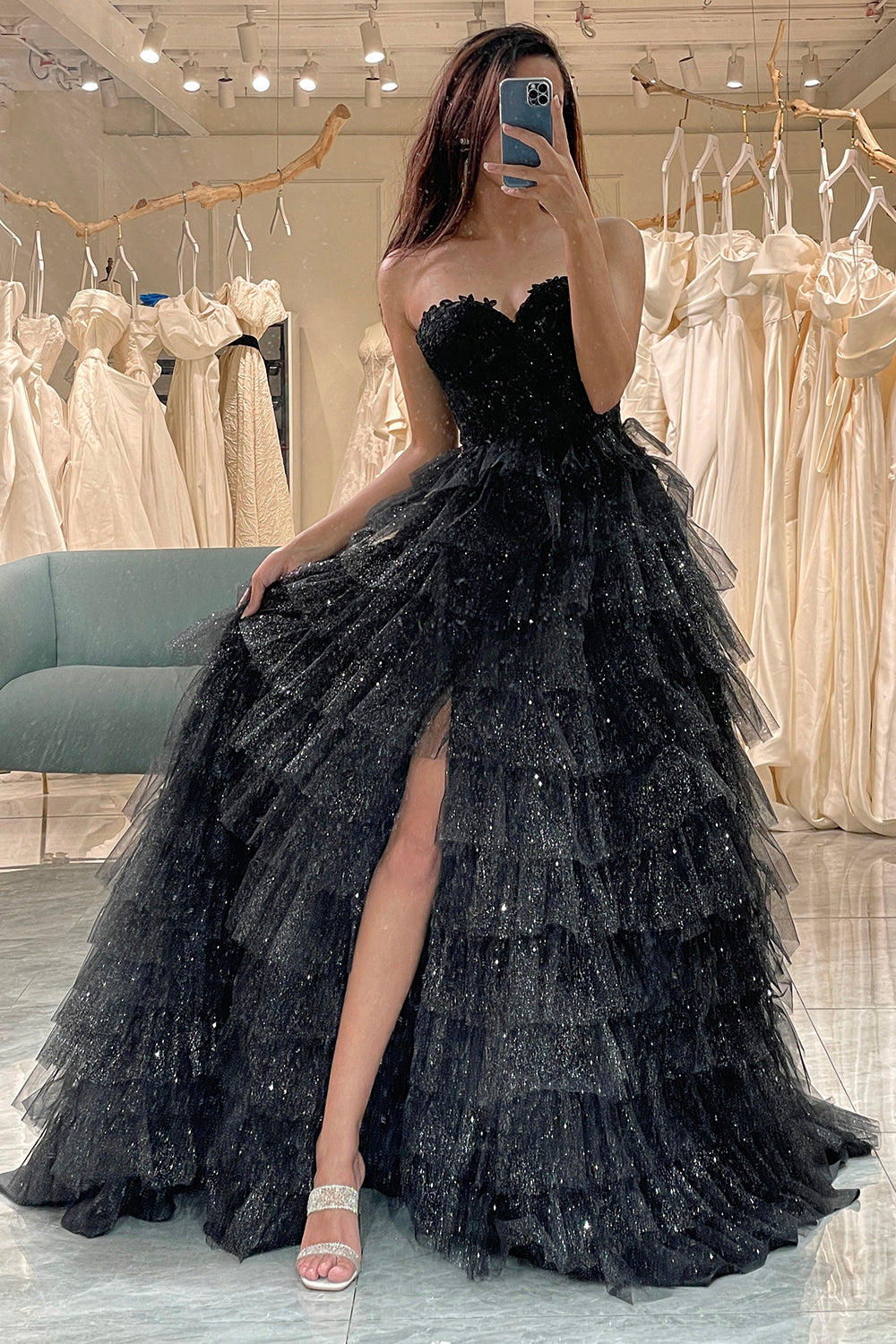 Trendy A Line Sweetheart nero Corsetto Prom Dress con volant