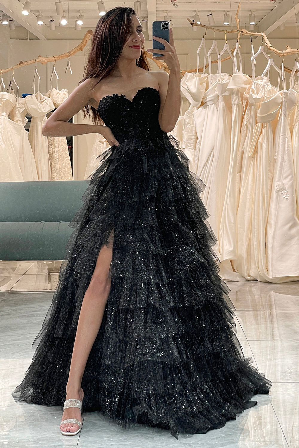 Trendy A Line Sweetheart nero Corsetto Prom Dress con volant