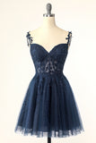 Abito da cocktail corto con spalline blu navy con applicazioni