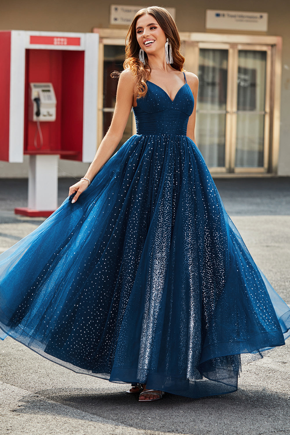 Navy A-Line Scollo a V lungo in rilievo Tulle Prom Dresses con pieghe