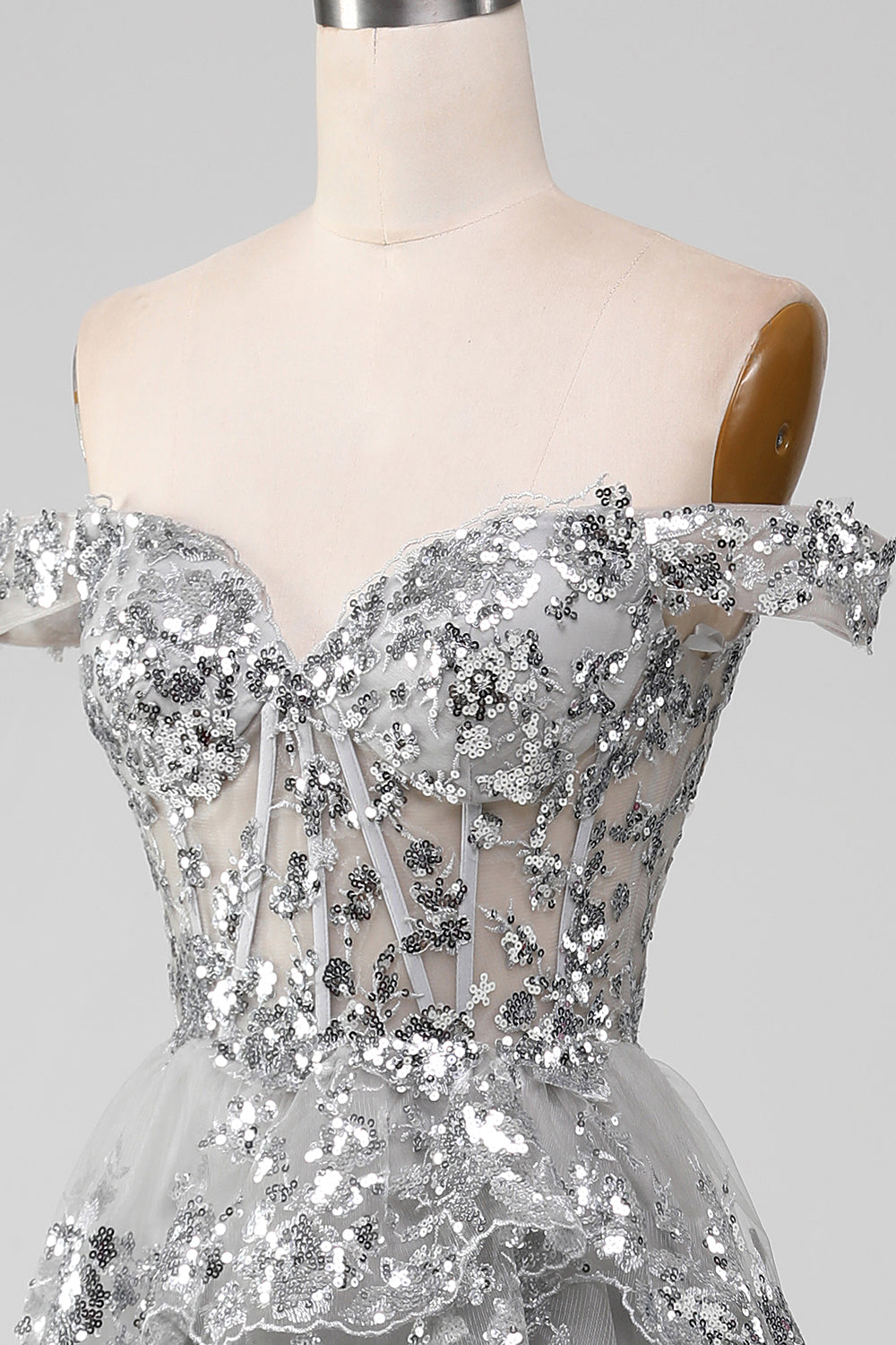 Off the Shoulder Grigio Sparkly Tiered Prom Dress con fessura