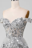 Off the Shoulder Grigio Sparkly Tiered Prom Dress con fessura
