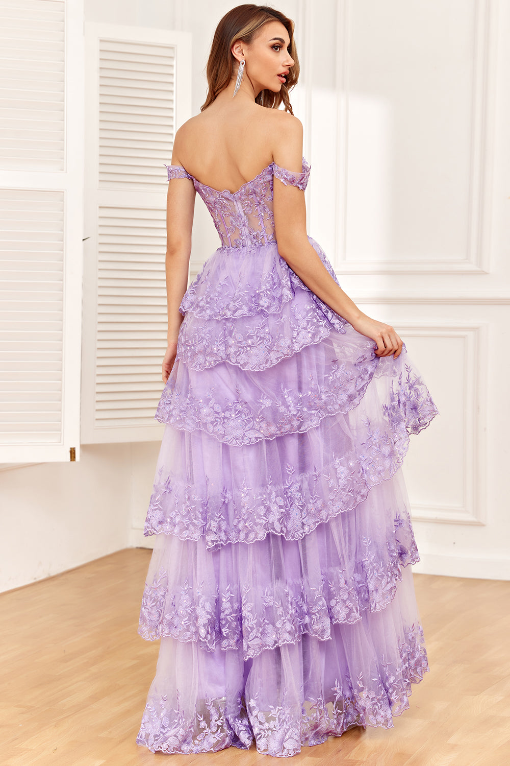 Princess A Line Off the Shoulder Nero Rosa Abito da ballo lungo con pizzo a strati