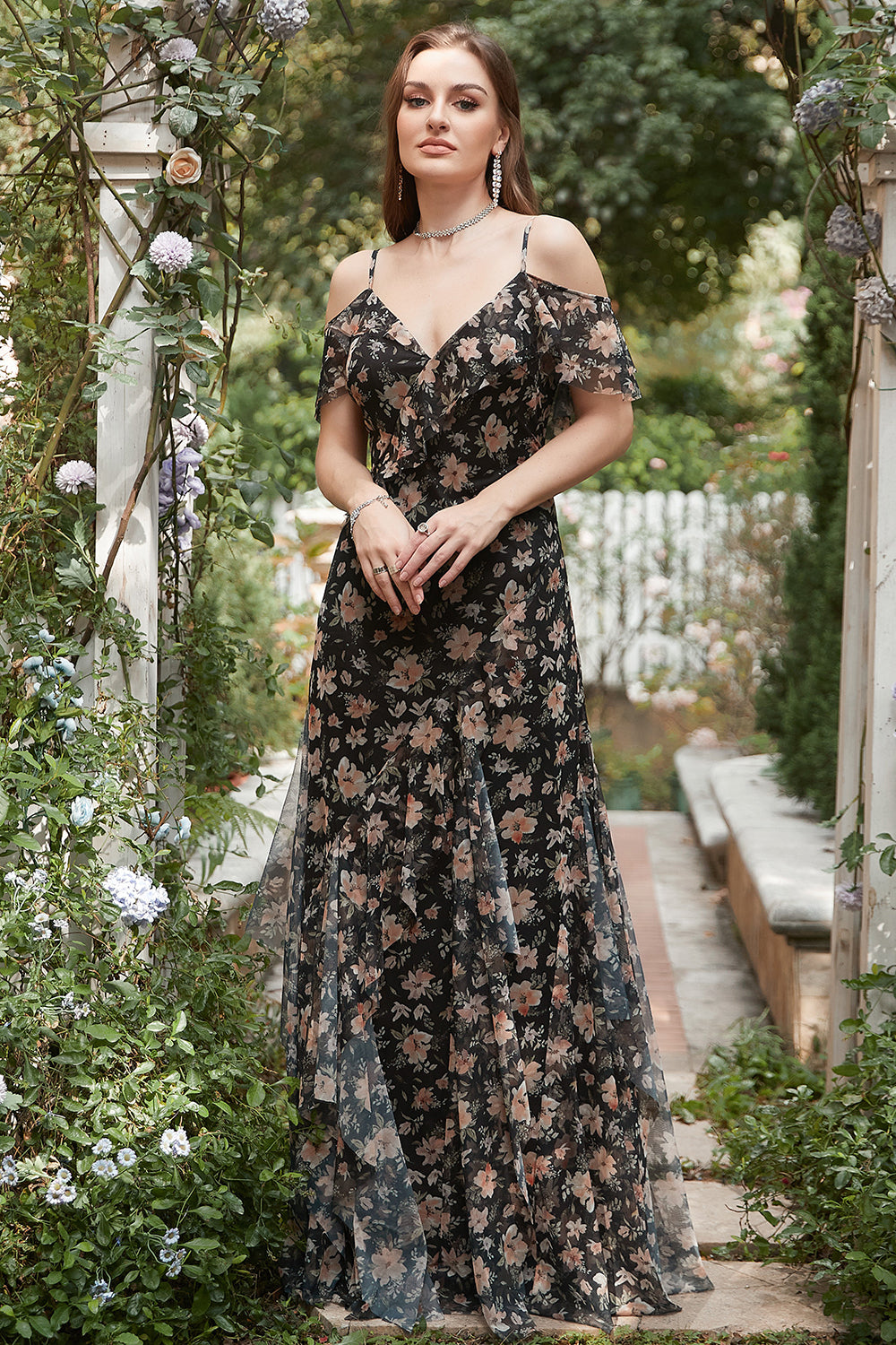 Abito da ballo in chiffon nero con floreale