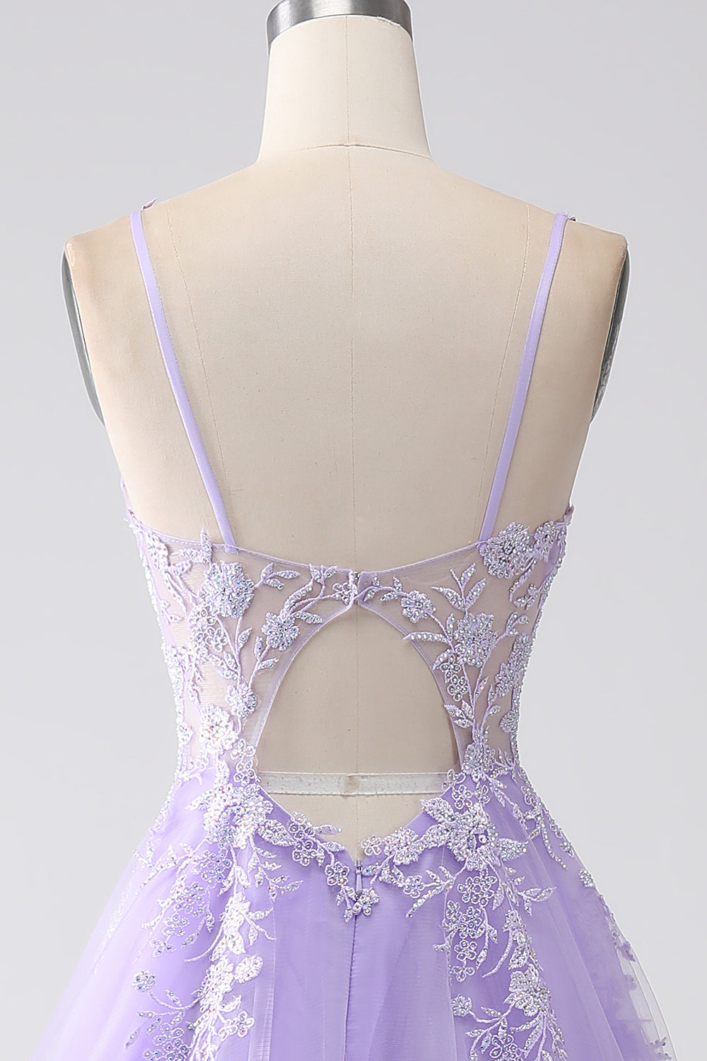 Lilla A-Line Spaghetti Straps Tulle Abito lungo da ballo con applicazioni