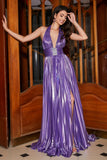 Abito lungo da ballo con glitter metallico plissettato viola con fessura