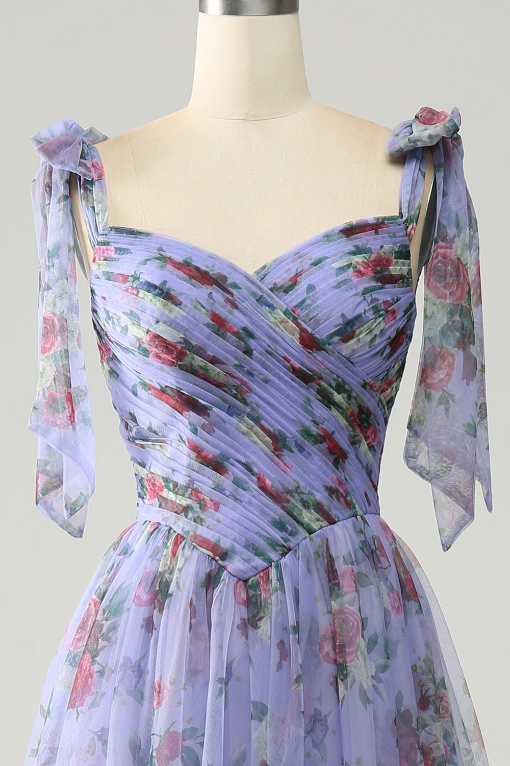 Abito da ballo in tulle con stampa floreale lavanda con pieghe