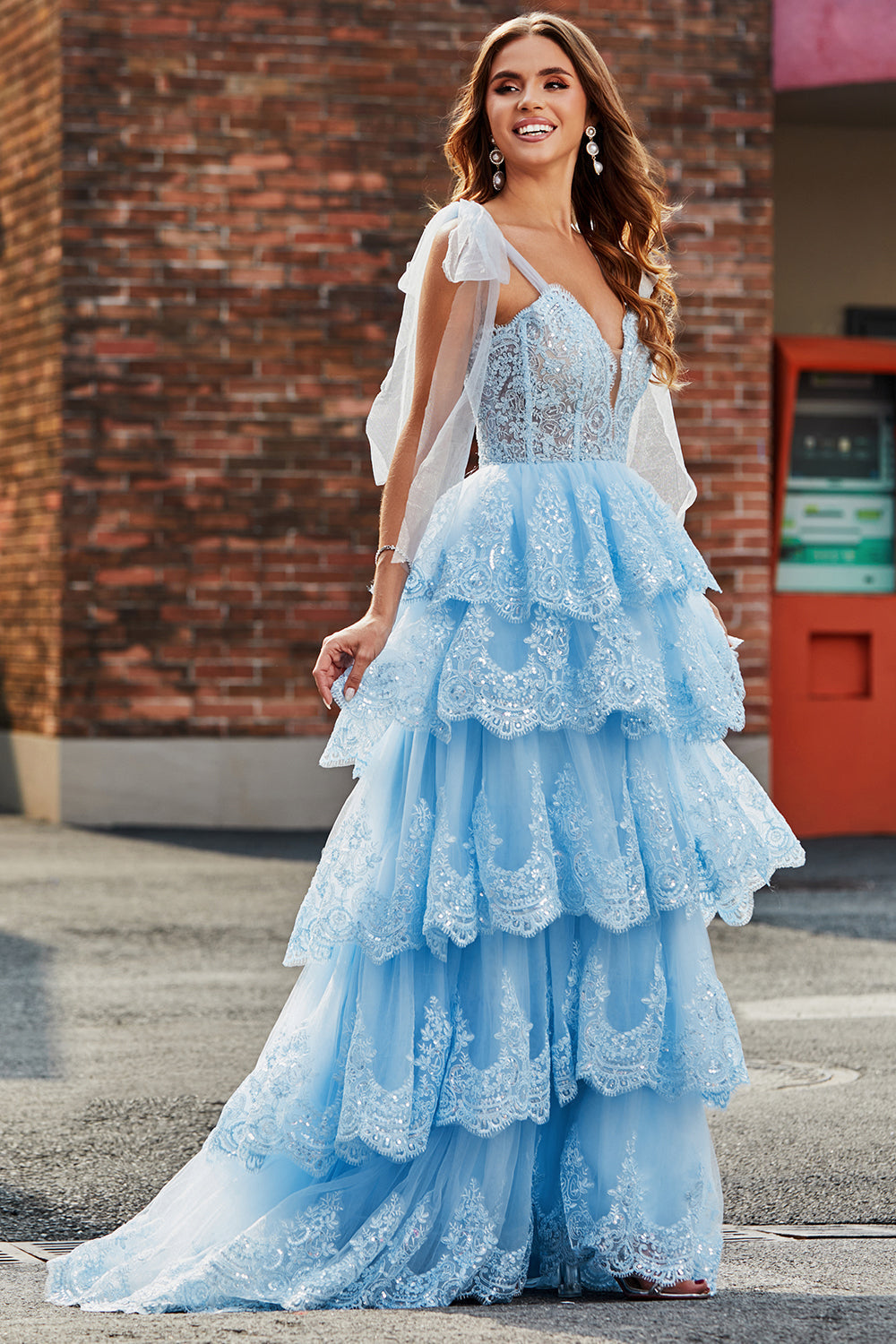 A più livelli Tulle Sweetheart Bow Tie Straps Paillettes Prom Dress con appliques