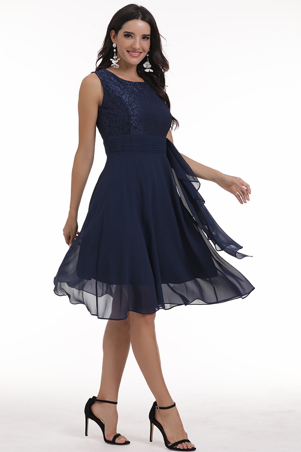 Abito da sposa in pizzo navy con volant