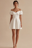 Maniche a sbuffo bianche spuntate sulle spalle Abito di laurea A Line Short