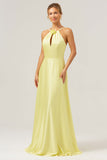 Giallo A Line Halter Cut Out Backless Abito da damigella d'onore lungo con fiore