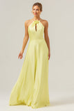 Giallo A Line Halter Cut Out Backless Abito da damigella d'onore lungo con fiore