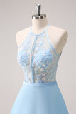 Scintillante blu Halter floreale lungo abito da damigella d'onore con lacci sul retro