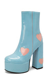 Stivali con tacco alto chunky block con piattaforma in pelle PU nera con cuori rosa