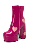 Stivali con tacco alto chunky block con piattaforma in pelle PU nera con cuori rosa