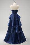 Dark Navy A Line senza spalline Tiered Satin Abito da damigella d'onore lungo