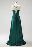 Verde scuro A-Line Spaghetti Straps Increspato Lace-Up Back Satin Abito da damigella d'onore lungo