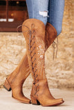 Stivali da cowgirl di media lunghezza ricamati a punta nera