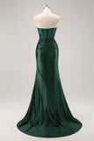 Abito da ballo con paillettes verde scuro a sirena senza spalline con fessura