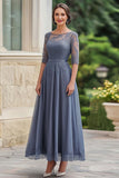Elegante pizzo blu polveroso madre di abito da sposa con mezze maniche