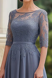 Elegante pizzo blu polveroso madre di abito da sposa con mezze maniche