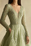 Dusty Sage A Line Abito da ballo in tulle con scollo a V a maniche lunghe