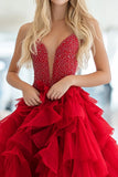 Abito da ballo lungo a più livelli in tulle con scollo a V rosso da principessa con perline