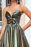 Sweetheart Metallic Black Golden A Line Increspato Abito Lungo da Cerimonia