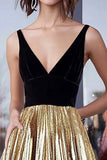Oro Metallic Satin V-Neck A-Line plissettato lungo Prom Dress