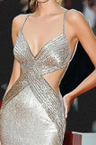 Scintillante guaina d'argento Spaghetti Straps Cut Out Abito di Gala