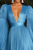 Abito da gala con scollo a V Deeep plissettato blu e maniche lunghe