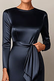 Elegante Bodycon Navy Satin Madre Del Vestito Da Sposa Con Drappeggio