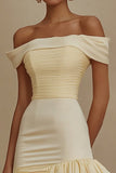 Off the Shoulder A-Line raso al ginocchio Little Dress bianco con volant