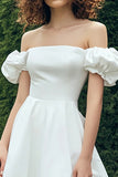 elegante A-Line Off the Shoulder Puff Sleeves al ginocchio Little White Graduation Dress