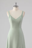 Chiffon con scollo a V salvia verde una linea abito da damigella d'onore con fessura